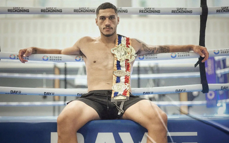 看门人, 他咧嘴一笑