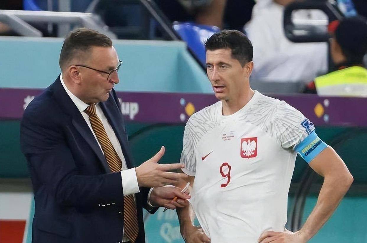 遭解雇, 同时 遭解雇, 同时